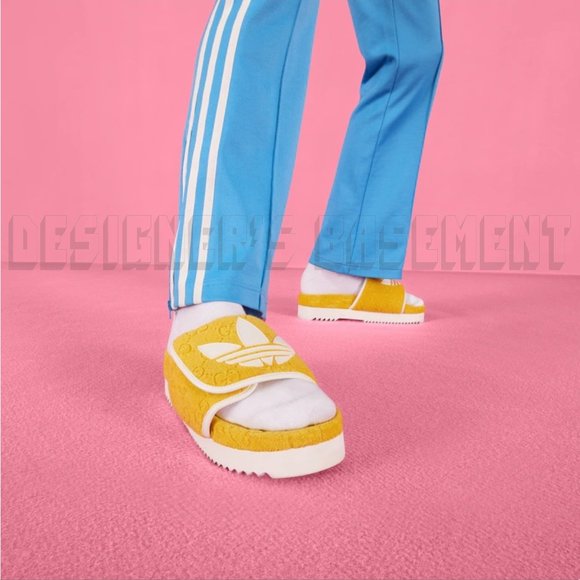 GUCCI x Adidas woman 36EU- 6US Yellow GG Sponge & Trefoil platform Slide sandals - Picture 10 of 11